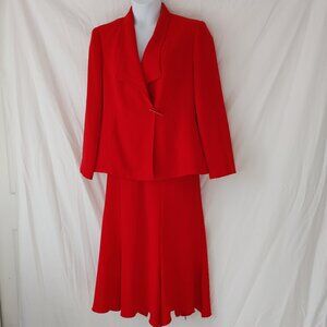 STUNNING 2 PIECE JACKET AND SKIRT BY VERUCCI